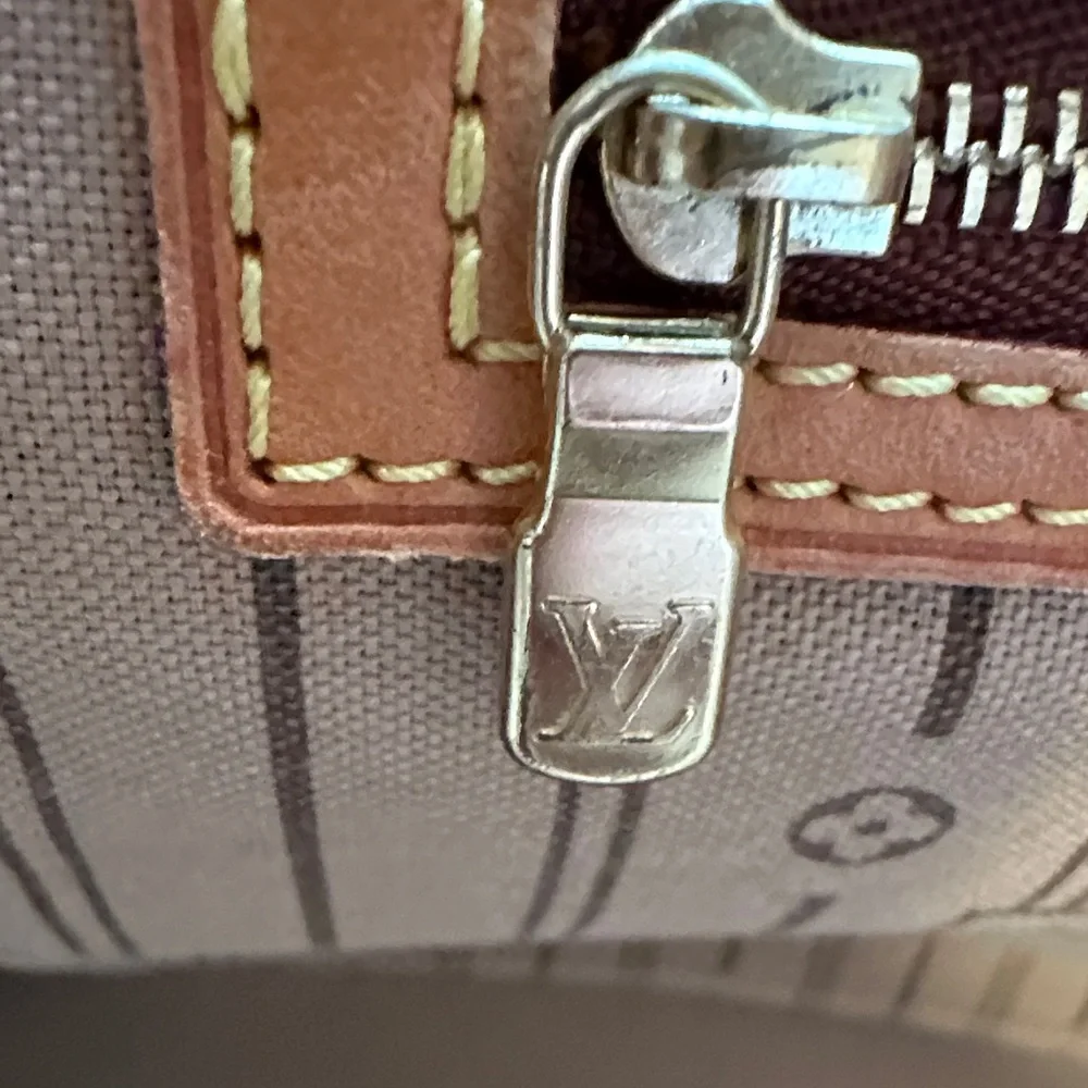 Louis Vuitton Dark Brown Monogram Tote size MM Very good condition with tags - Picture 14 of 16